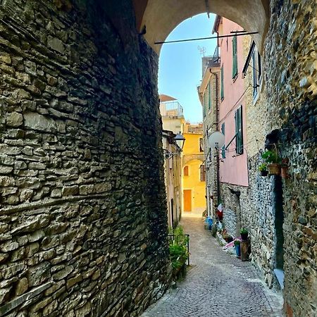 Villa Alloggio U Sportegu Da E Monti A Giaia Badalucco Exterior foto