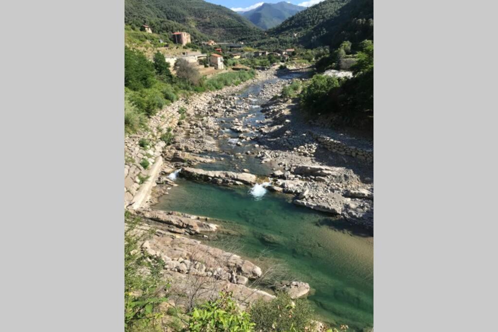 Alloggio U Sportegu Da E Monti A Giaia Badalucco Exterior foto