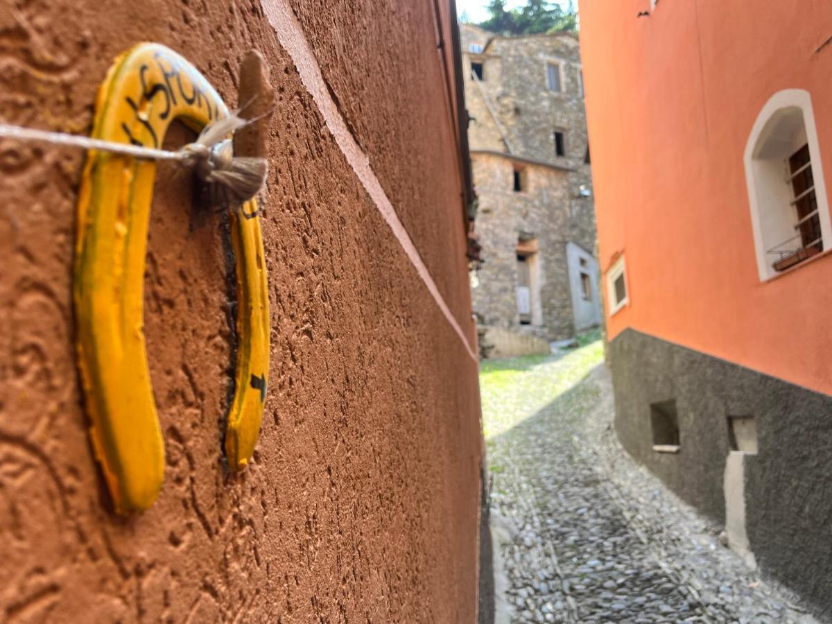 Villa Alloggio U Sportegu Da E Monti A Giaia Badalucco Exterior foto